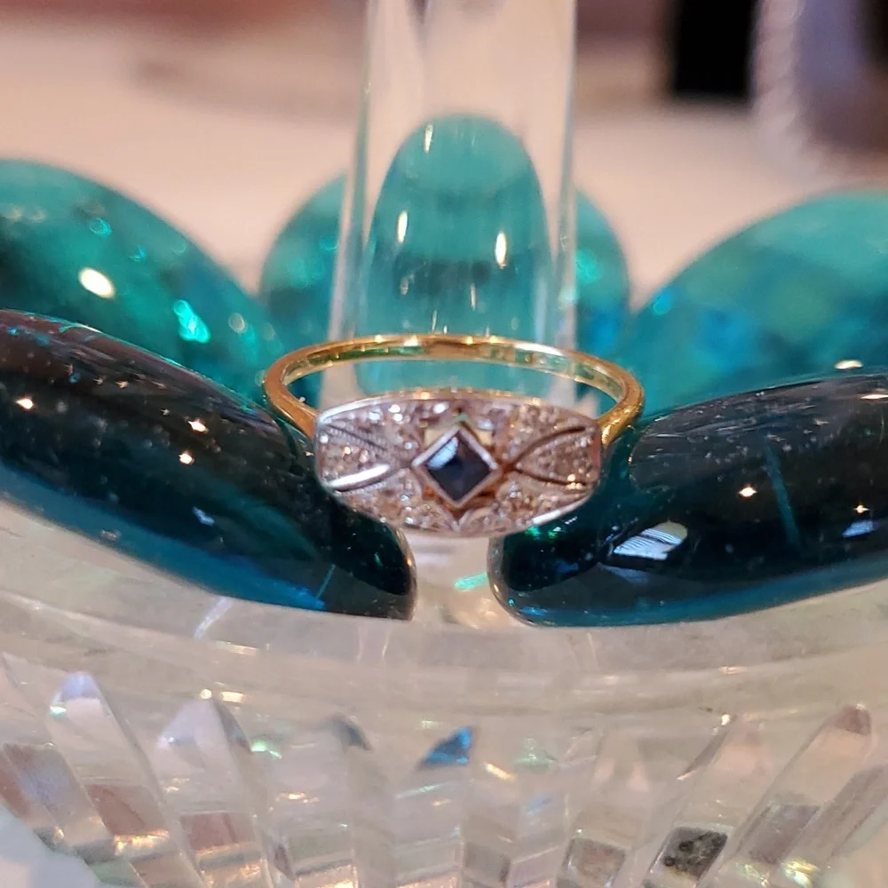 Vintage Sapphire and Diamond Ring - Picture 1 of 6